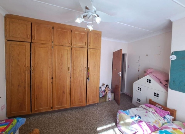 4 Bedroom Property for Sale in Roosheuwel North West